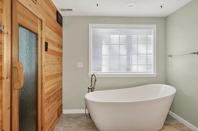 $699,900 | 11 Yeoman Road, Charlton, MA 01507