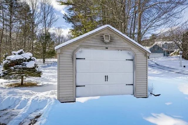 $699,900 | 11 Yeoman Road, Charlton, MA 01507