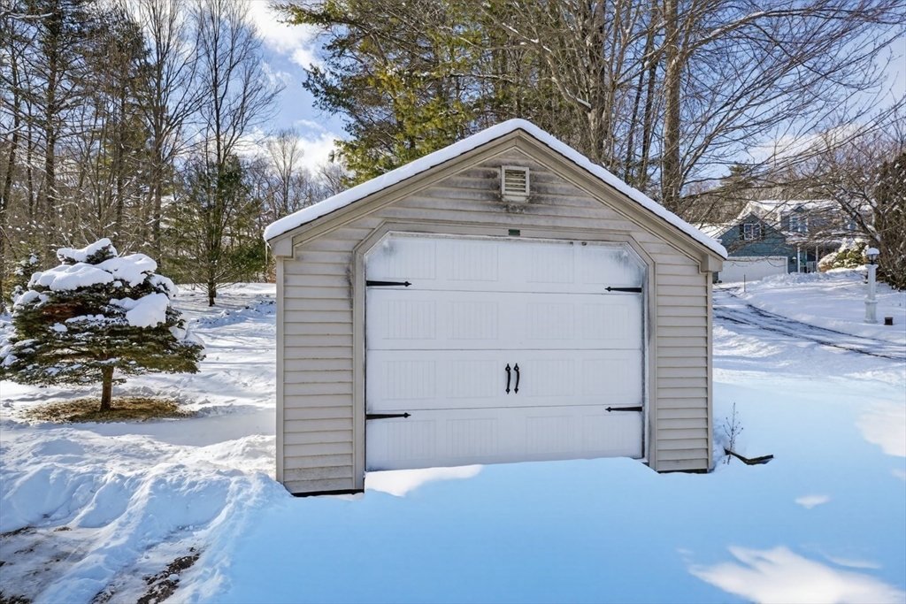 11 Yeoman Road Charlton, MA 01507 - Photo 34 of 35