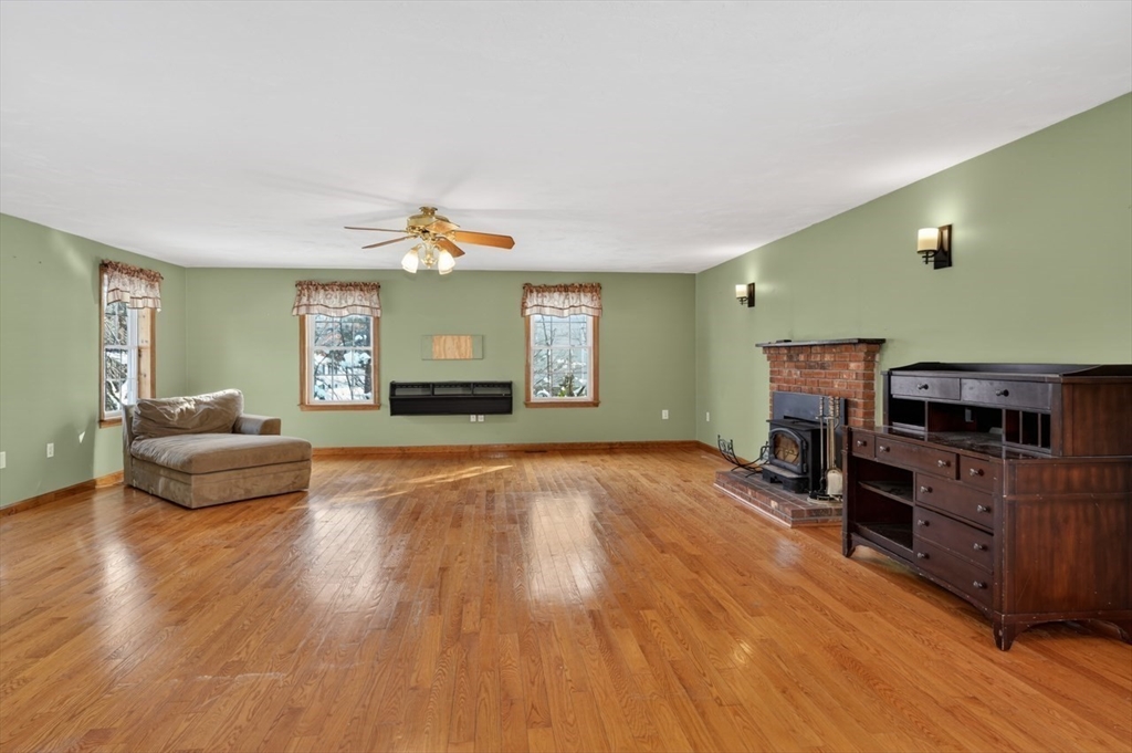 11 Yeoman Road Charlton, MA 01507 - Photo 5 of 35