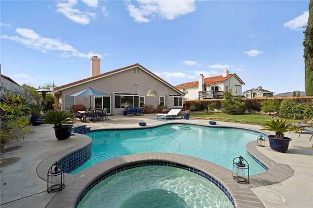 $697,000 | 25454 Alpine Court, Murrieta, CA 92563