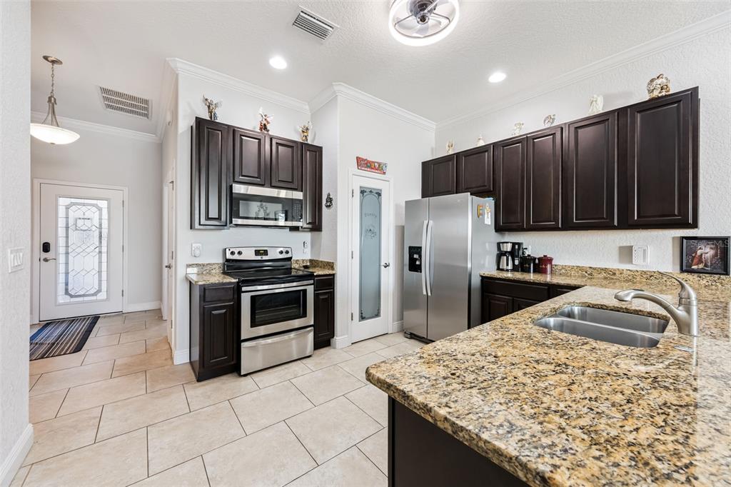 2004 Winnipeg Way Groveland, FL 34736 - Photo 6 of 22