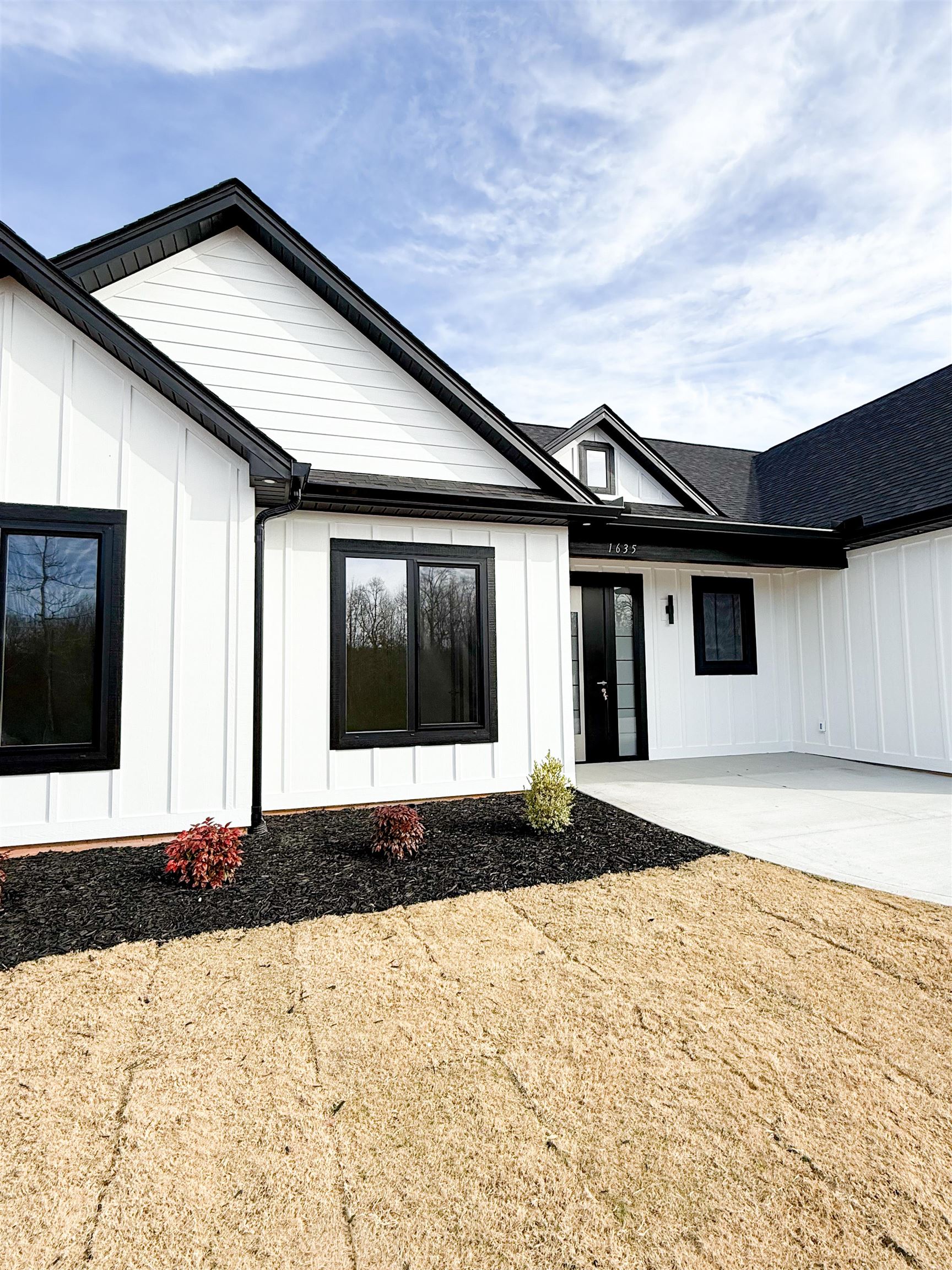 1635 Dickson Road Inman, SC 29349 - Photo 3 of 43