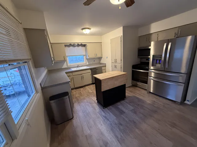 $384,900 | 2831 East Carpenter Avenue, Cudahy, WI 53110