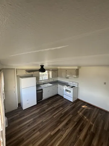 $384,900 | 2831 East Carpenter Avenue, Cudahy, WI 53110