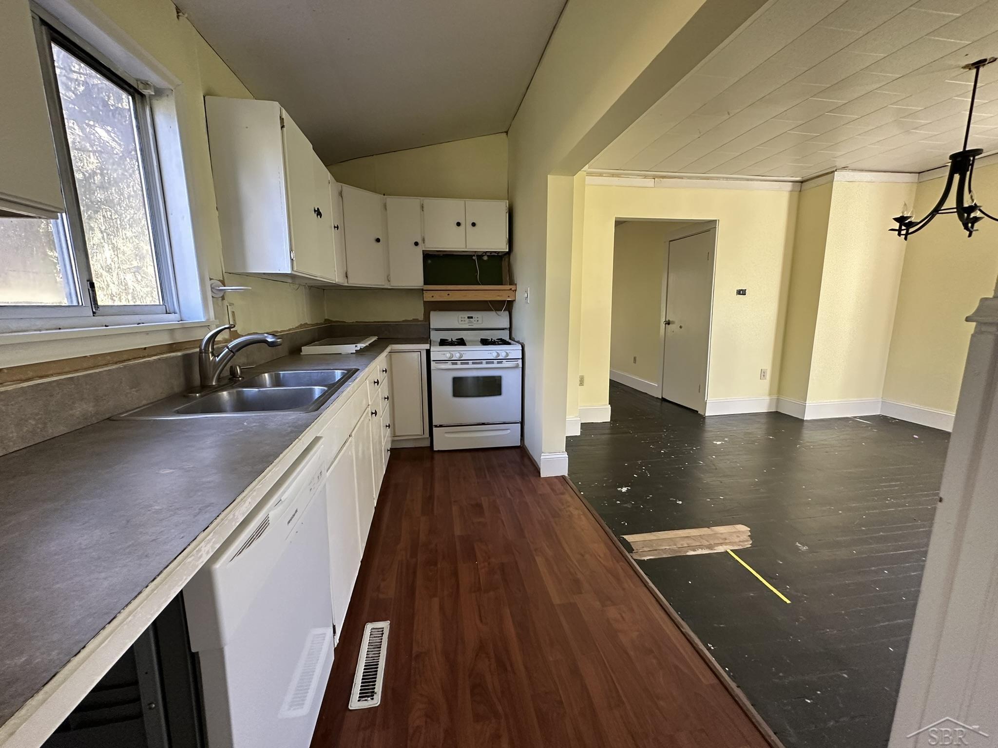 4885 Diener Road Hemlock, MI 48626 - Photo 4 of 24