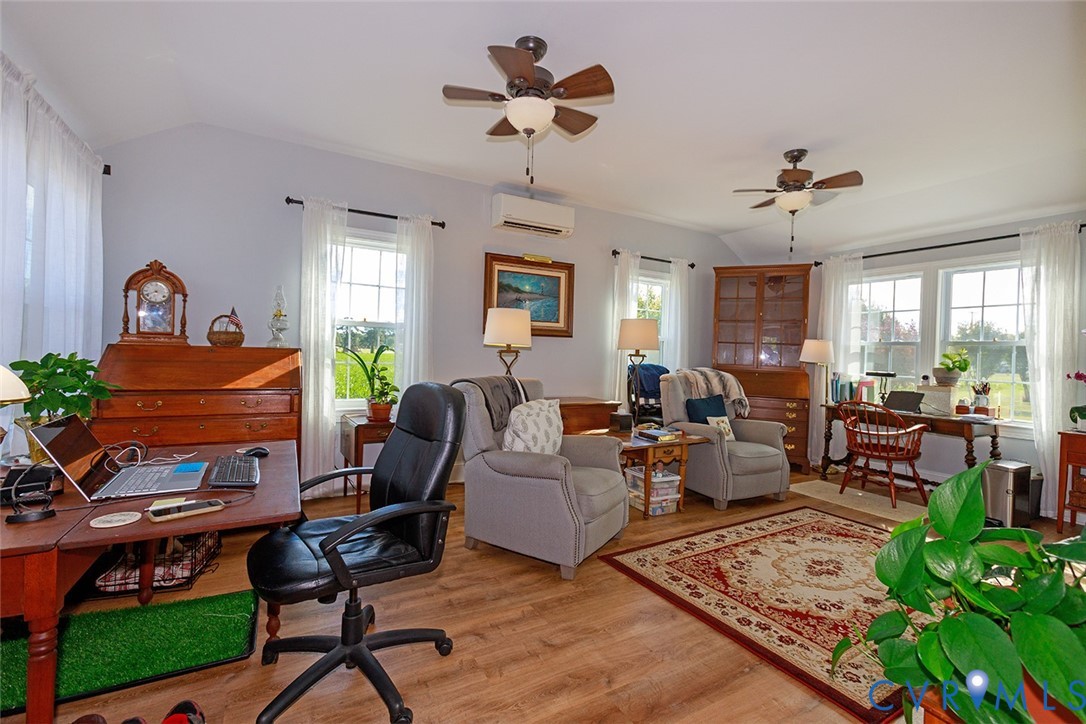 11133 Rolfe Highway Dendron, VA 23839 - Photo 17 of 49