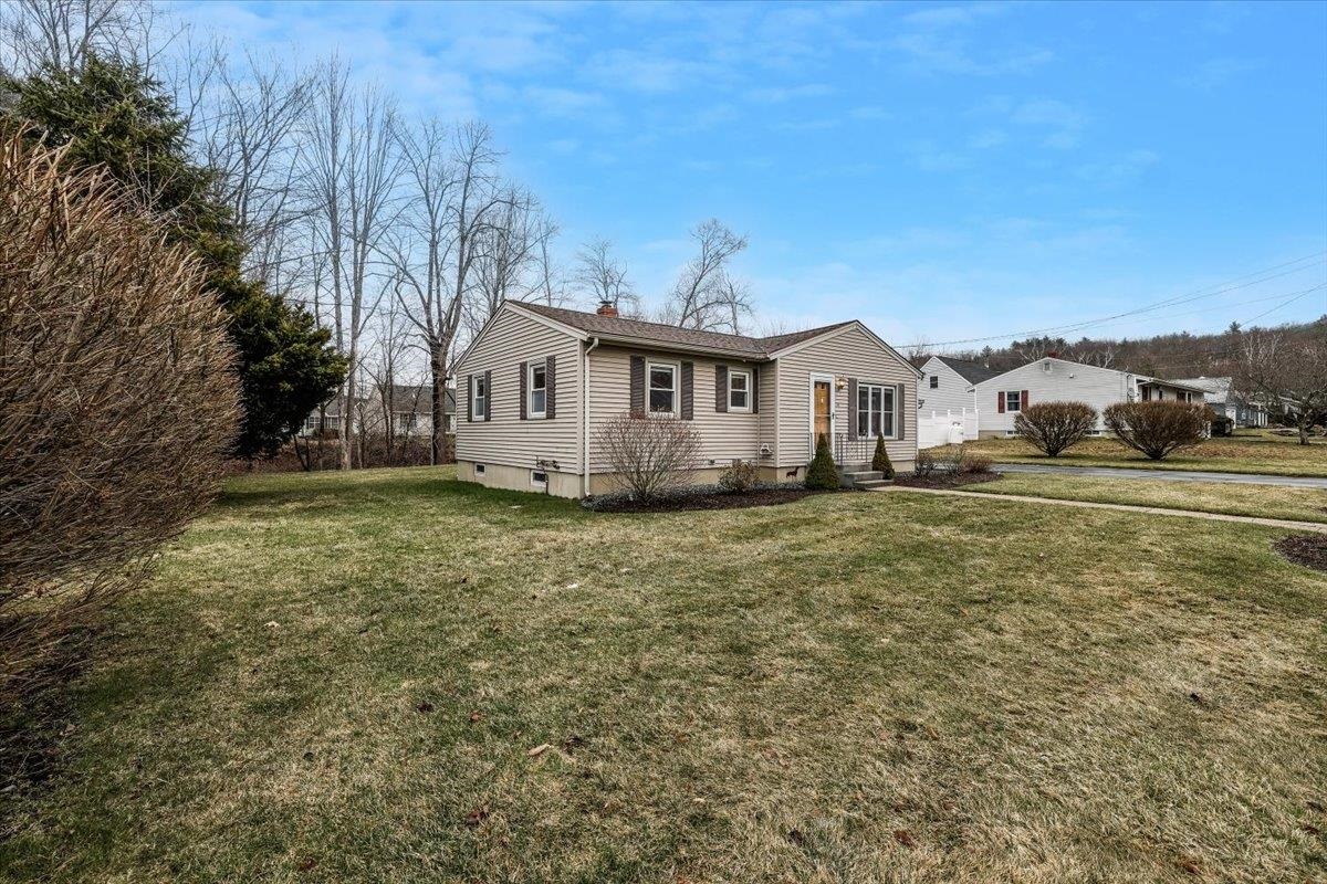 26 Bert Street Hooksett, NH 03106 - Photo 37 of 49