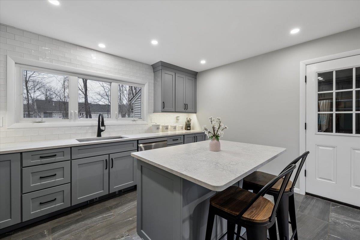 26 Bert Street Hooksett, NH 03106 - Photo 5 of 49