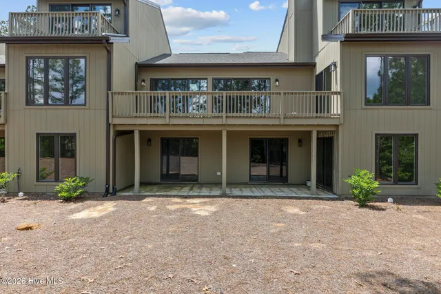 $685,000 | 21 Lake Pinehurst Villas Road, Pinehurst, NC 28374