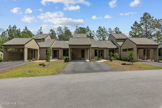 $685,000 | 21 Lake Pinehurst Villas Road, Pinehurst, NC 28374
