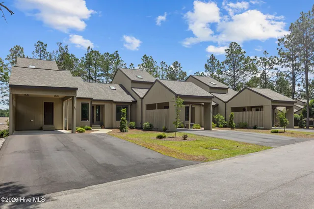 $685,000 | 21 Lake Pinehurst Villas Road, Pinehurst, NC 28374