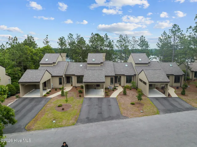 $685,000 | 21 Lake Pinehurst Villas Road, Pinehurst, NC 28374