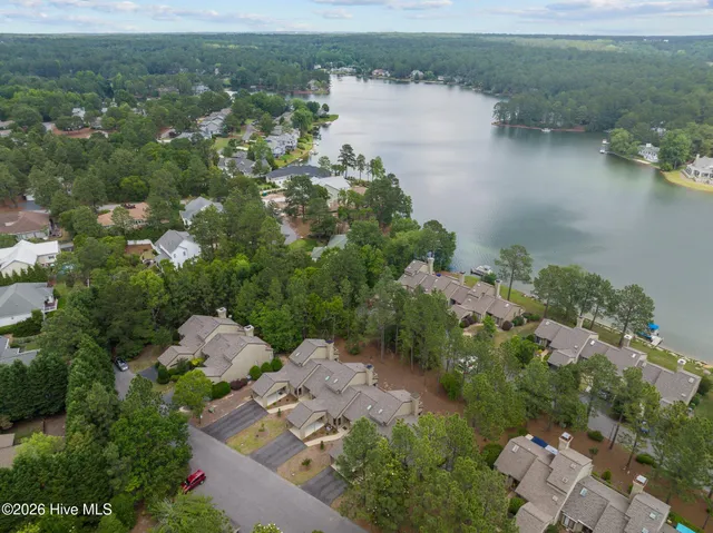 $685,000 | 21 Lake Pinehurst Villas Road, Pinehurst, NC 28374