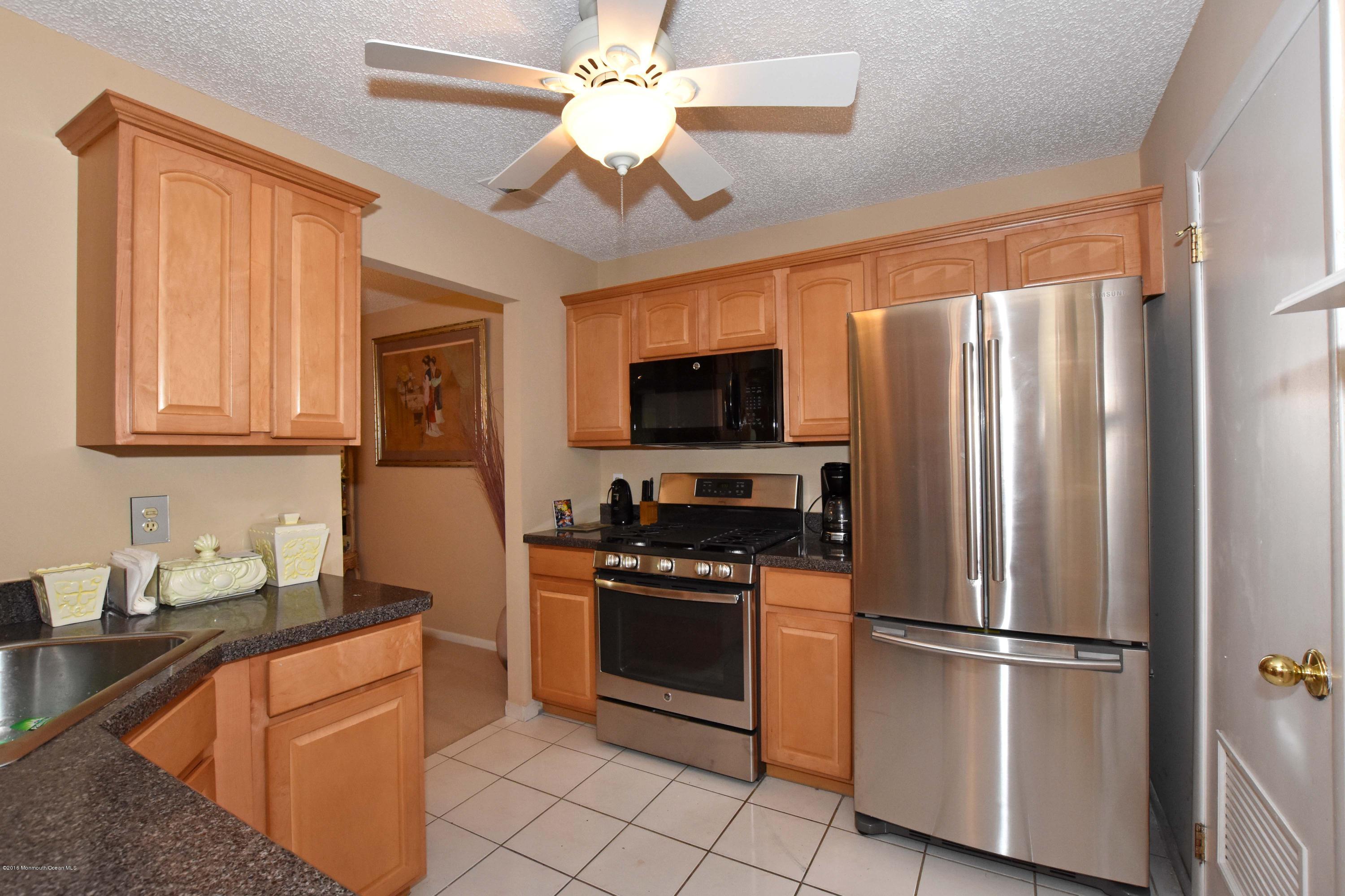 235 Ravenswood Road Englishtown, NJ 07726 - Photo 4 of 10 Kitchen