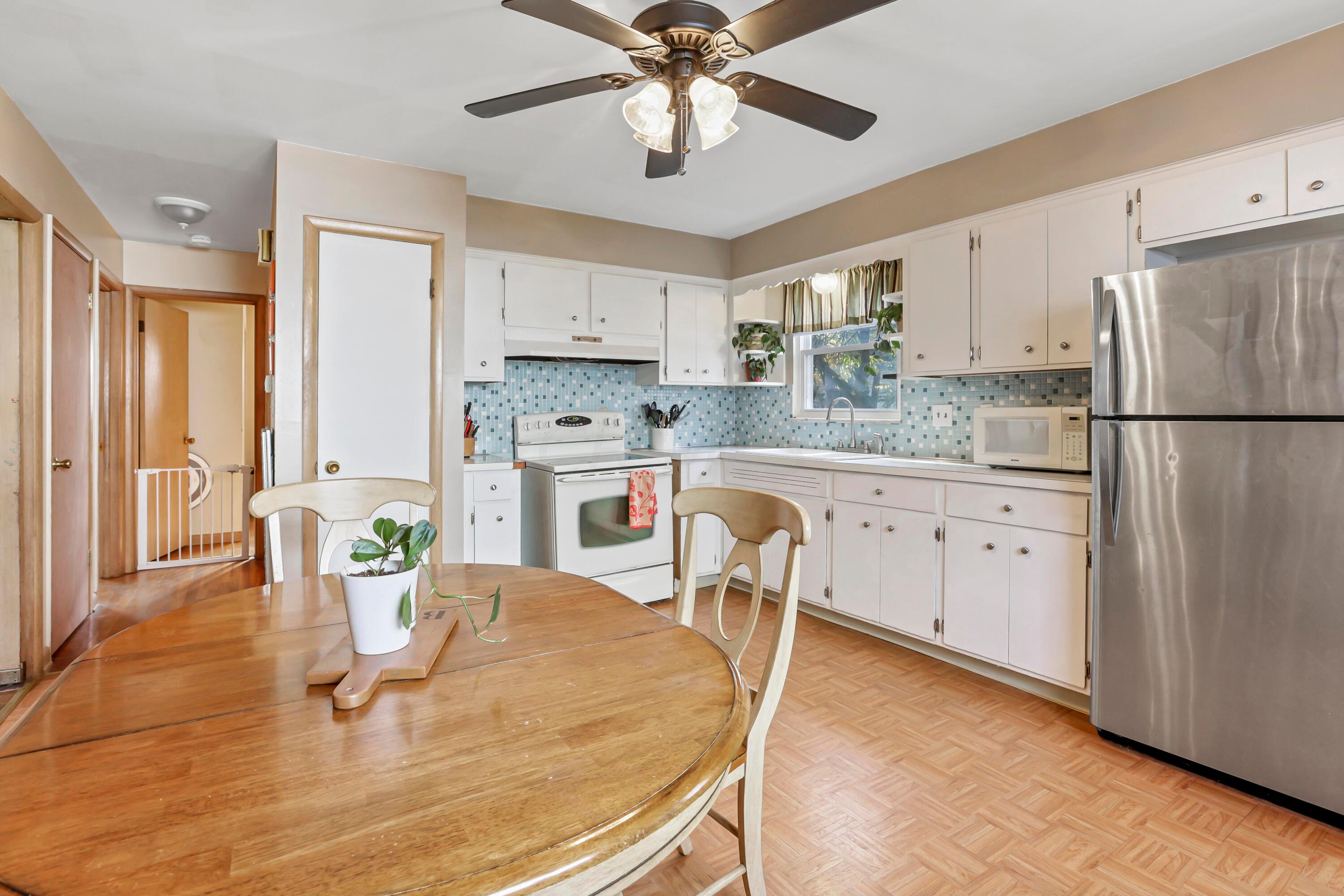 153 Edgevale Road Columbus, OH 43209 - Photo 16 of 39 It's not tiny, so there's that!