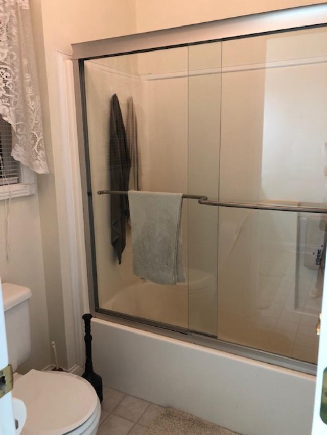 2230 Davidson Graveyard Road Clarksville, TN 37043 - Photo 21 of 28 Separate toilet & shower room in hall bath.