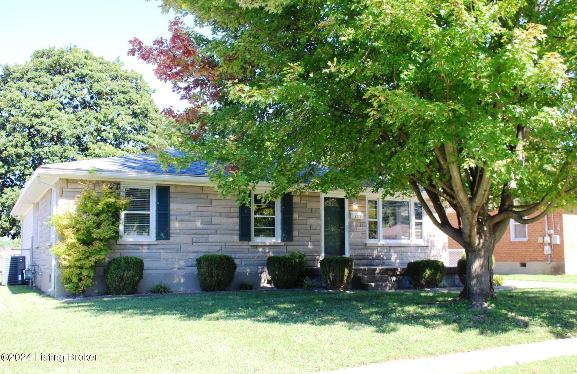 6511 Delton Road Louisville, KY 40258 - Photo 2 of 73 IMG_5773