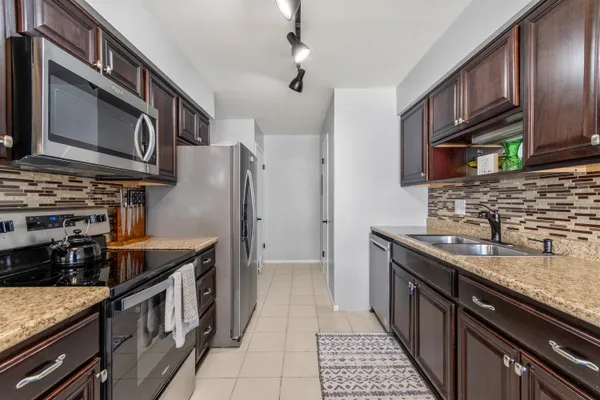 $215,000 | 8574 Spinnaker Way, Ypsilanti, MI 48197