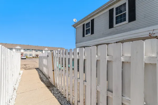 $215,000 | 8574 Spinnaker Way, Ypsilanti, MI 48197