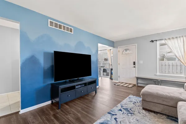 $215,000 | 8574 Spinnaker Way, Ypsilanti, MI 48197