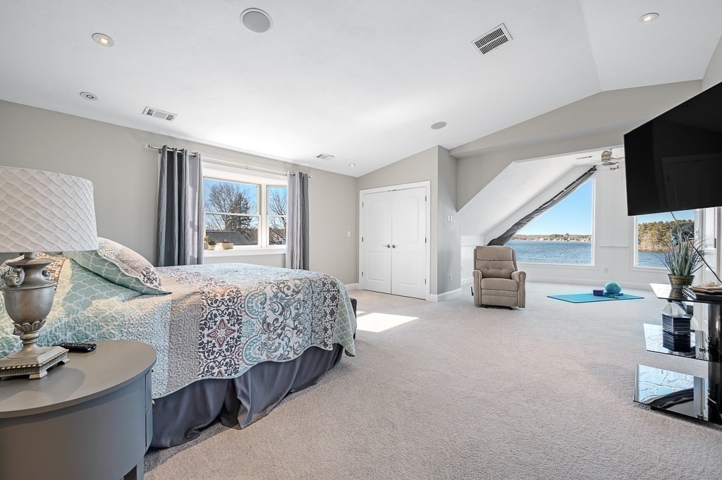 68 Bates Point Road Webster, MA 01570 - Photo 18 of 42 Gallery Image 18