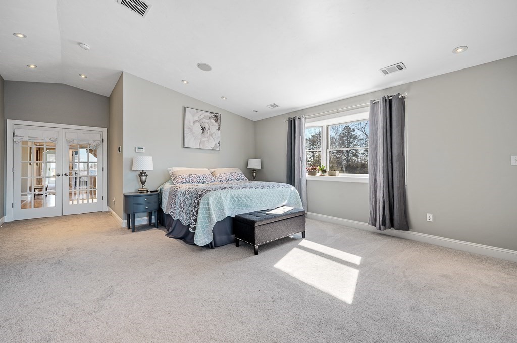 68 Bates Point Road Webster, MA 01570 - Photo 20 of 42 Gallery Image 20