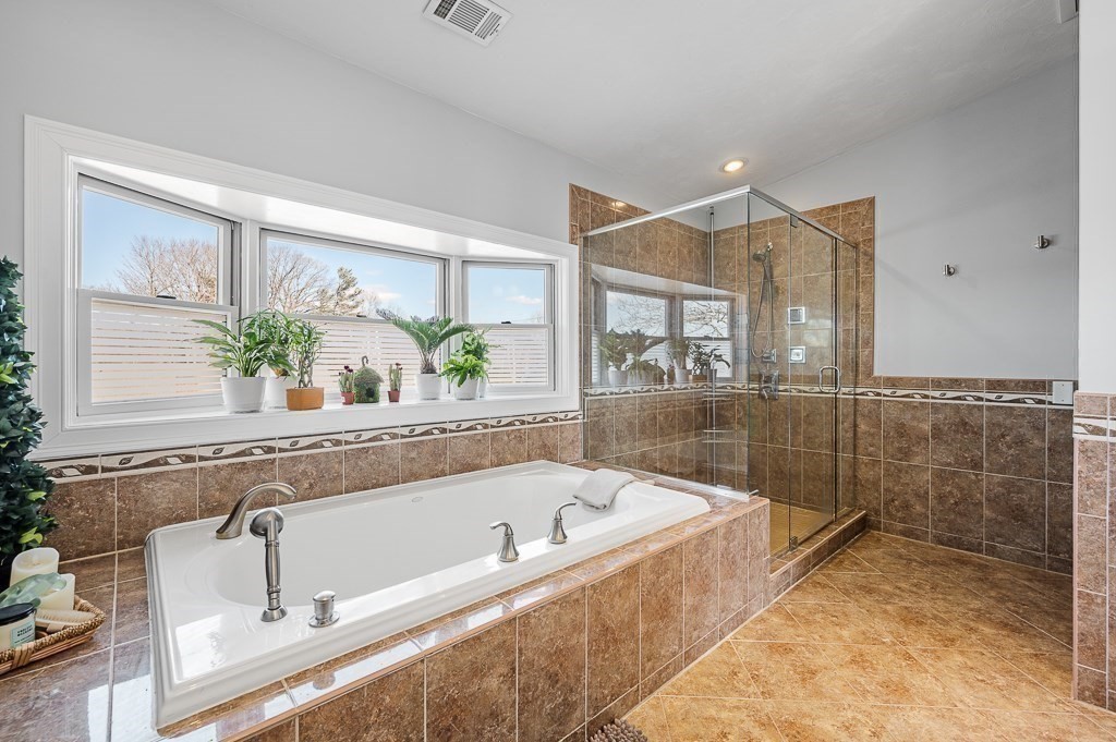68 Bates Point Road Webster, MA 01570 - Photo 22 of 42 Gallery Image 22