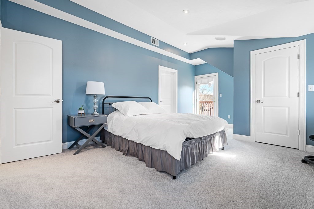 68 Bates Point Road Webster, MA 01570 - Photo 28 of 42 Gallery Image 28