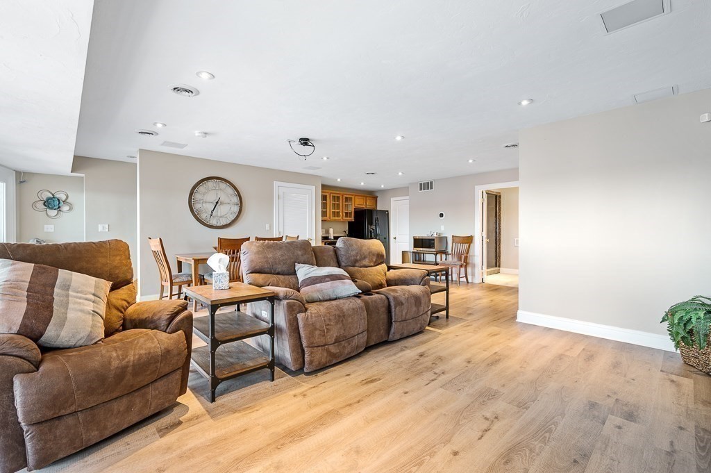 68 Bates Point Road Webster, MA 01570 - Photo 33 of 42 Gallery Image 33