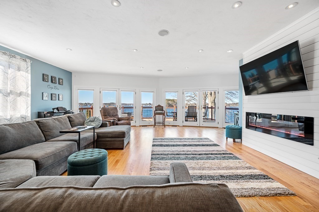 68 Bates Point Road Webster, MA 01570 - Photo 5 of 42 Gallery Image 5