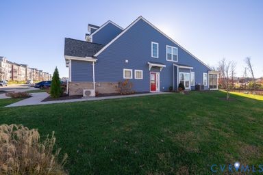 6860 Dunton Road Chesterfield, VA 23832 - Photo 6 of 48 Side Entrance