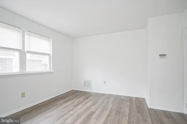 $1,700 | 10-3 Florence Tollgate, Florence, NJ 08518