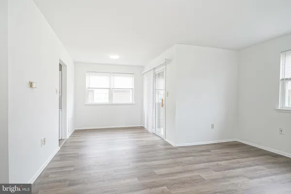 $1,700 | 10-3 Florence Tollgate, Florence, NJ 08518