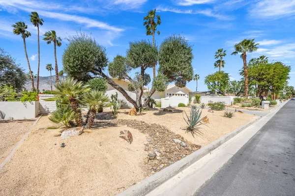 $1,675,000 | 2063 South Broadmoor Drive, Palm Springs, CA 92264