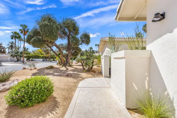 $1,675,000 | 2063 South Broadmoor Drive, Palm Springs, CA 92264