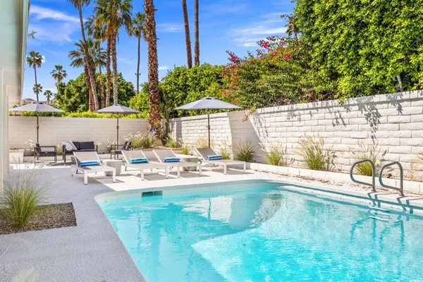 $1,675,000 | 2063 South Broadmoor Drive, Palm Springs, CA 92264
