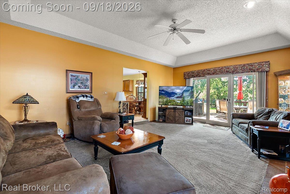 44744 Danbury Road Canton, MI 48188 - Photo 8 of 62 24-44744 Danbury-24.jpg
