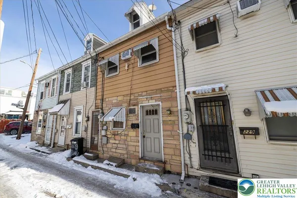 $215,000 | 231 North Peach Street, Allentown, PA 18102