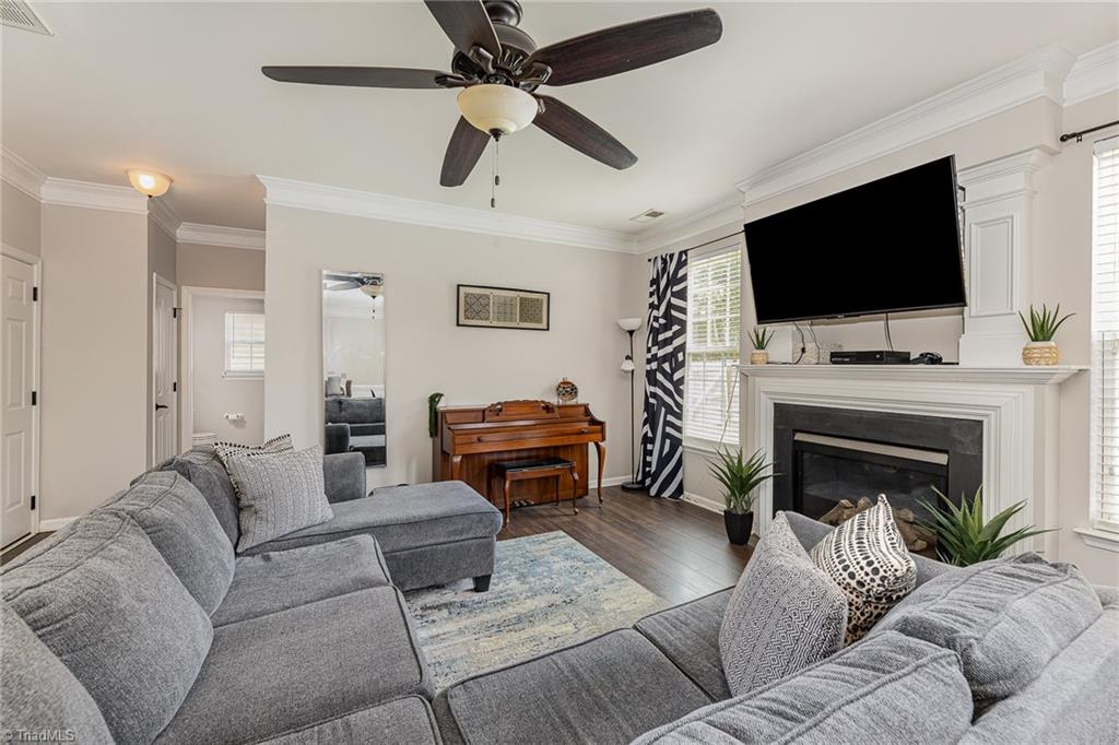 733 Spinning Wheel Point High Point, NC 27265 - Photo 5 of 27 Gallery Image 5