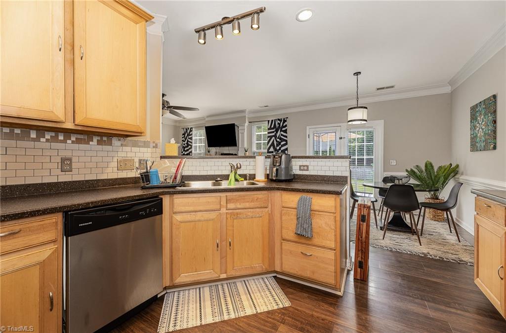 733 Spinning Wheel Point High Point, NC 27265 - Photo 9 of 27 Gallery Image 9