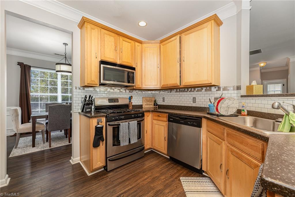 733 Spinning Wheel Point High Point, NC 27265 - Photo 10 of 27 Gallery Image 10