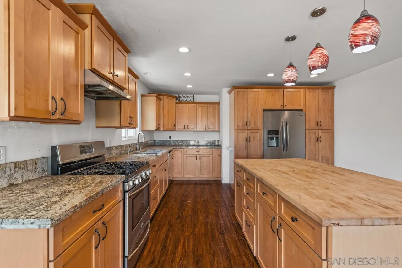 2901 Helix Street Spring Valley, CA 91977 - Photo 17 of 29