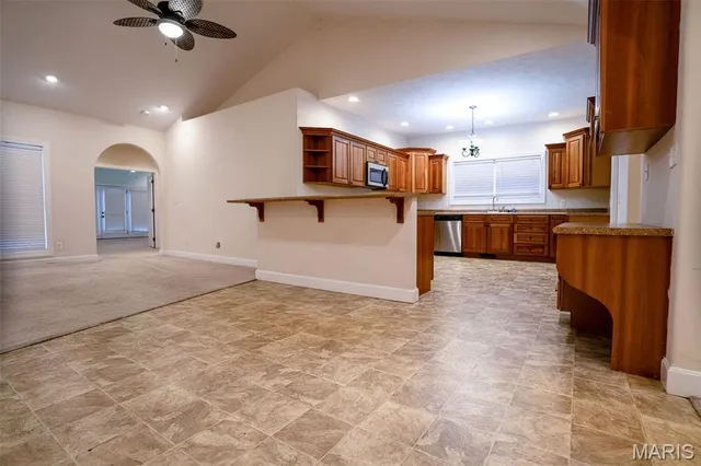 $352,500 | 1117 Folgers Street, Marion, IL 62959