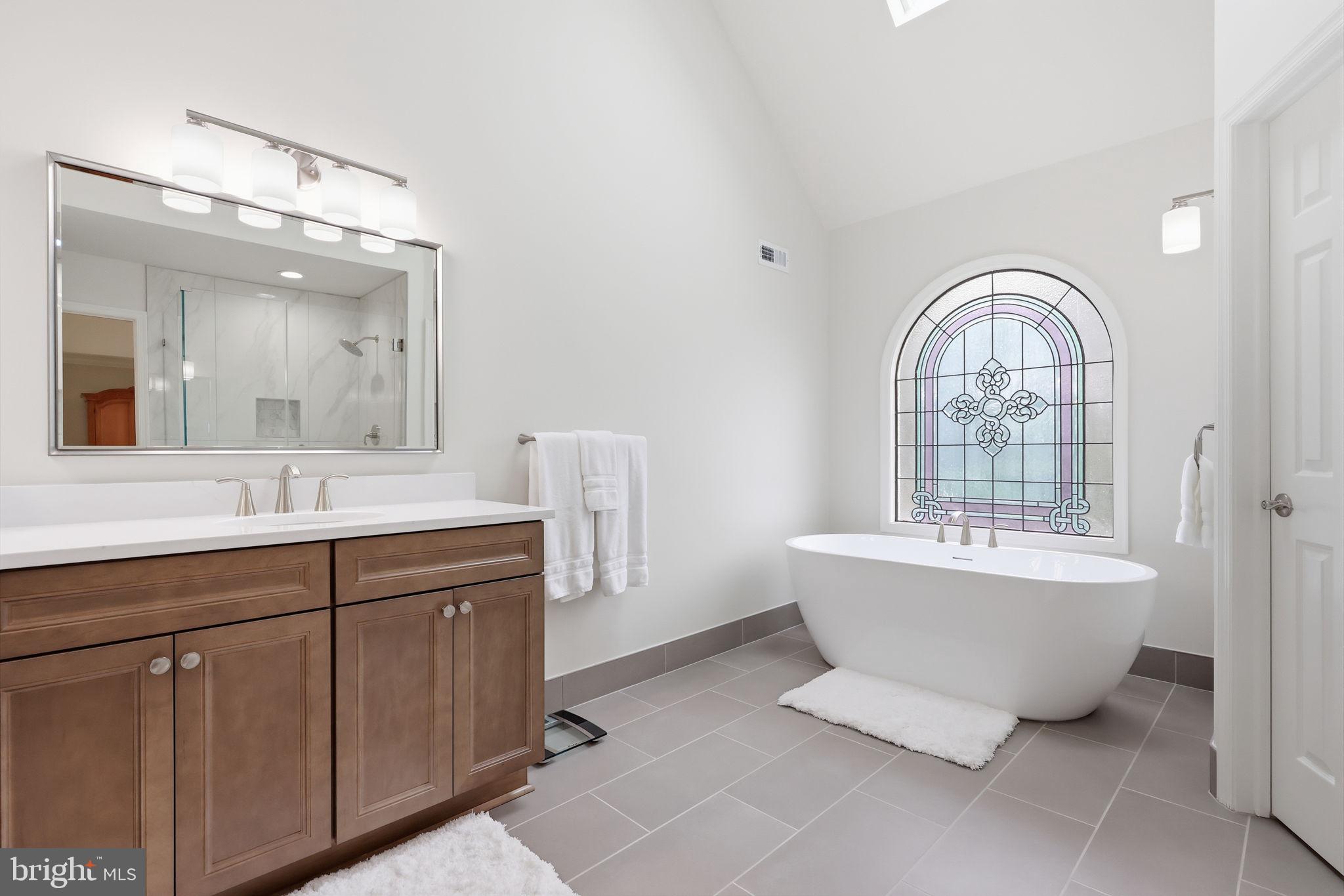 324 Ridge Avenue Newtown, PA 18940 - Photo 40 of 95 Soaking tub