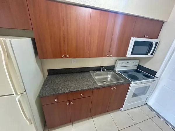 $1,550 | 7421 Venetian Street, Unit 8, Miramar, FL 33023