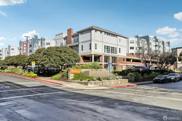 $350,000 | 6400 Christie Avenue, Unit 4122, Emeryville, CA 94608