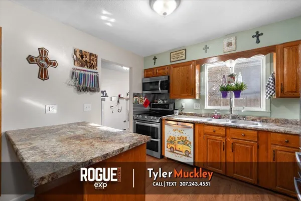 $335,000 | 809 South 1st Street, Glenrock, WY 82637