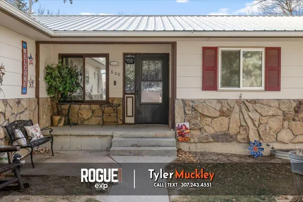 $335,000 | 809 South 1st Street, Glenrock, WY 82637