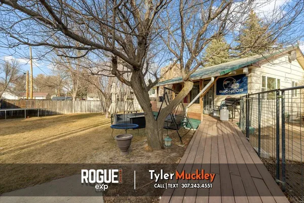 $335,000 | 809 South 1st Street, Glenrock, WY 82637